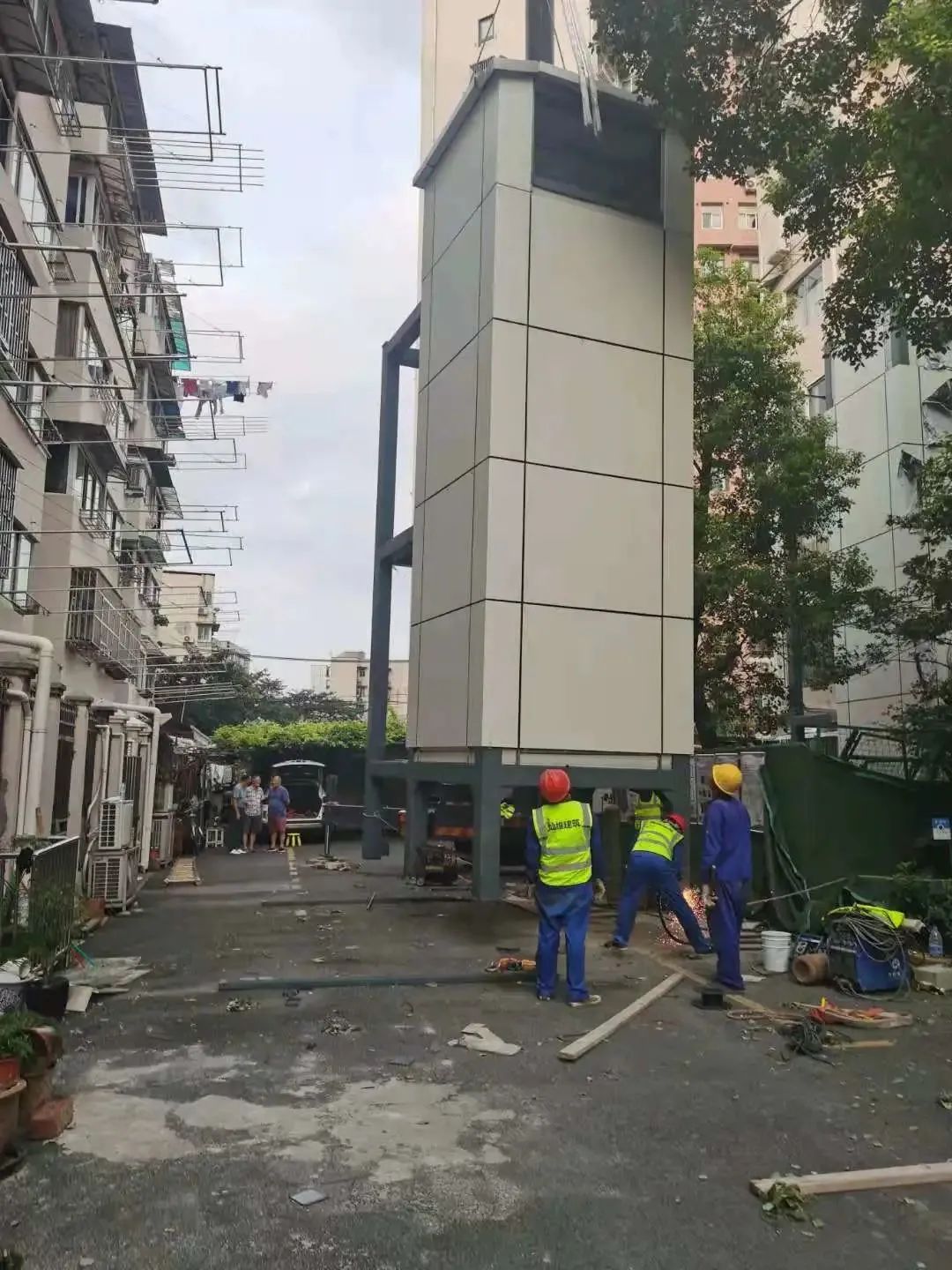 成品井道整体吊装技术_室外升降货梯如何制作安装_杨浦区加装电梯